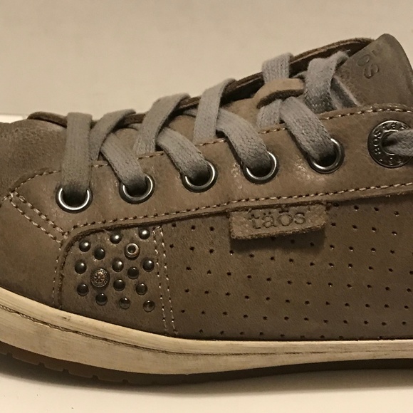 taos freedom sneaker